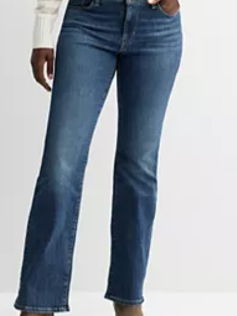 Women's LEVI's Classic Bootcut Jeans - Size 8
